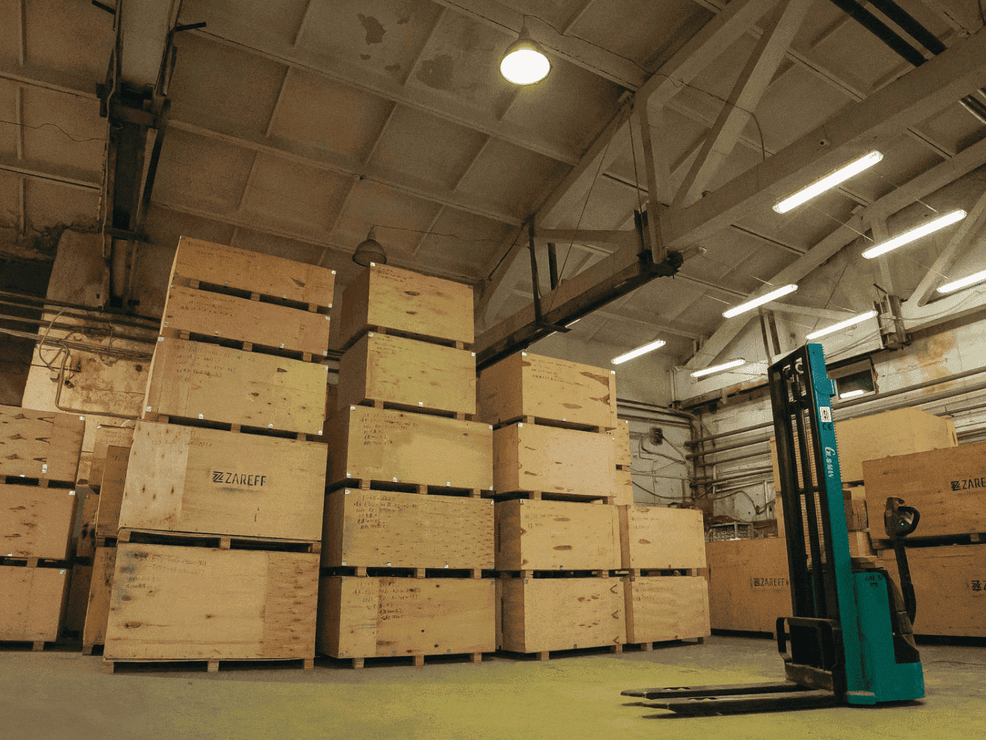 Полный склад новых станков