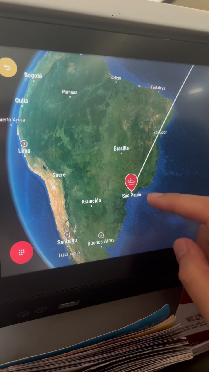 Будущая мама на берегу океана