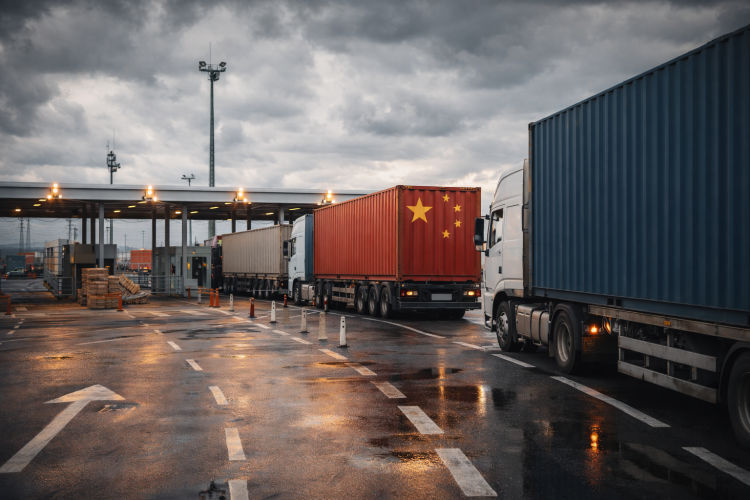 Какая доставка из Китая дешевле: карго или официальная