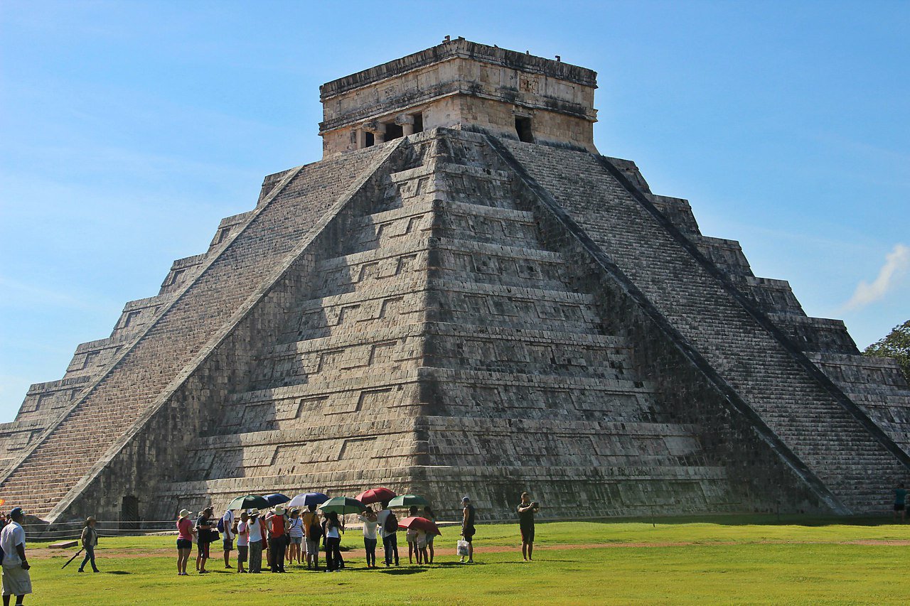 Древние города нового света. Пирамиды Чичен-ица в Мексике. Пирамида Майя Чичен-ица. Пирамида Кукулькана Мексика. Древний город Чичен-ица, Мексика.