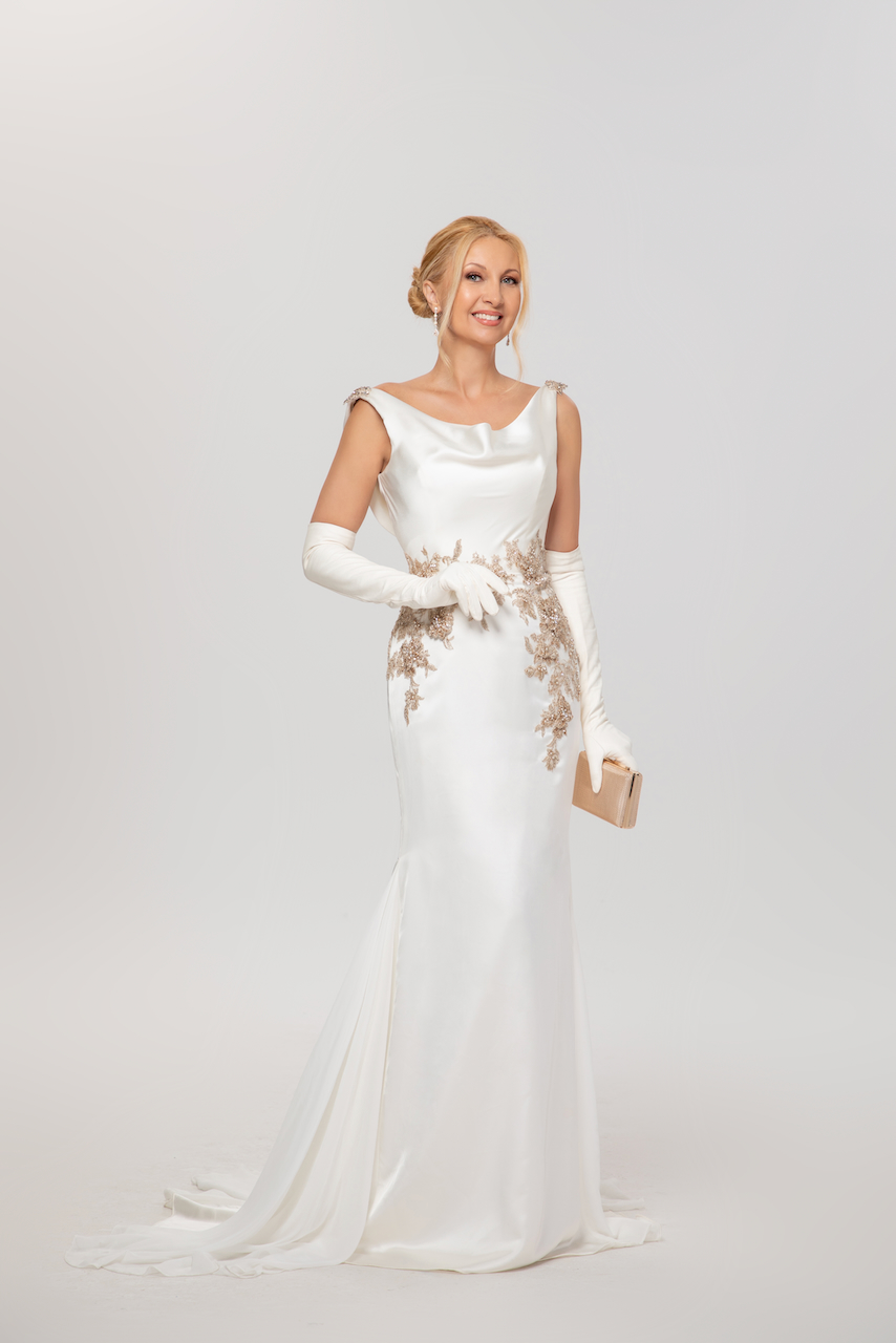 Йордана Димитрова в бяла рокля на Bridal Fashion