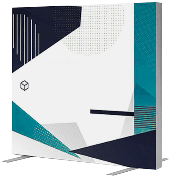 Тканевая или декорированная фотозона рядом с брусом