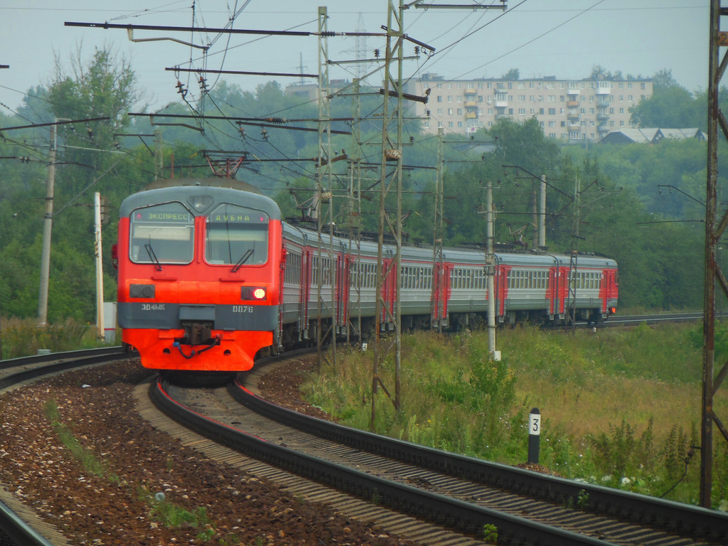 Лобня москва. Электричка эд4м Савеловское. Станция электрички Дубна. Савёловское направление Московской железной дороги. Звенигород станция электричек.