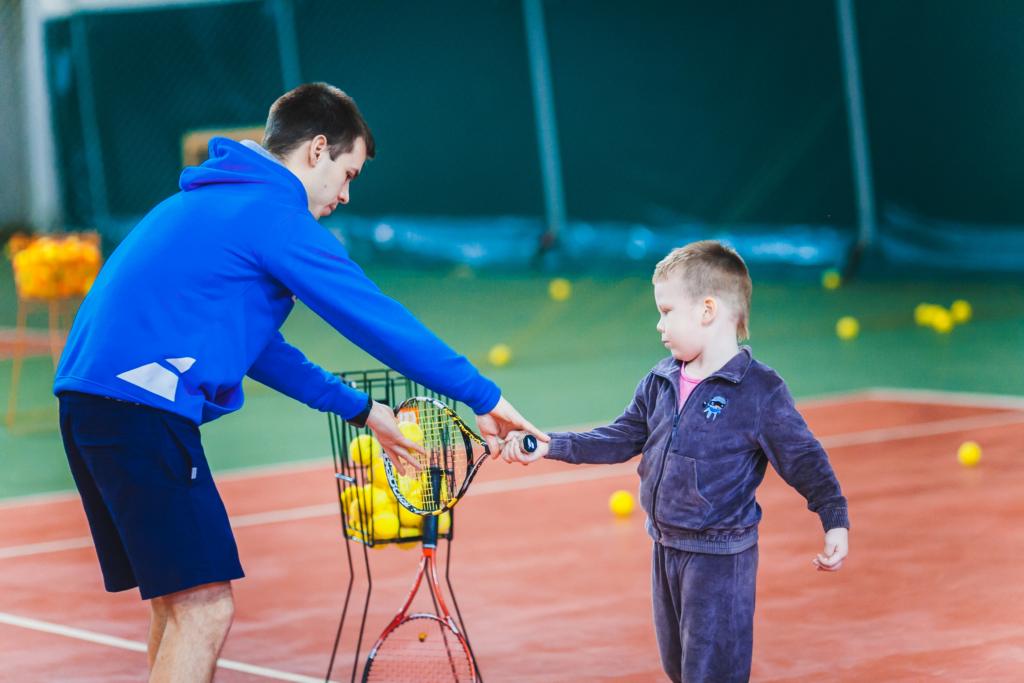 Спортивная секция теннис. Большой теннис профессионалы.