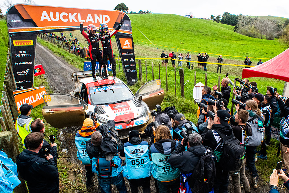 Чемпионы мира Калле Рованпера и Йонне Халттунен, Toyota GR Yaris Rally1 (A-6633), ралли Новая Зеландия 2022