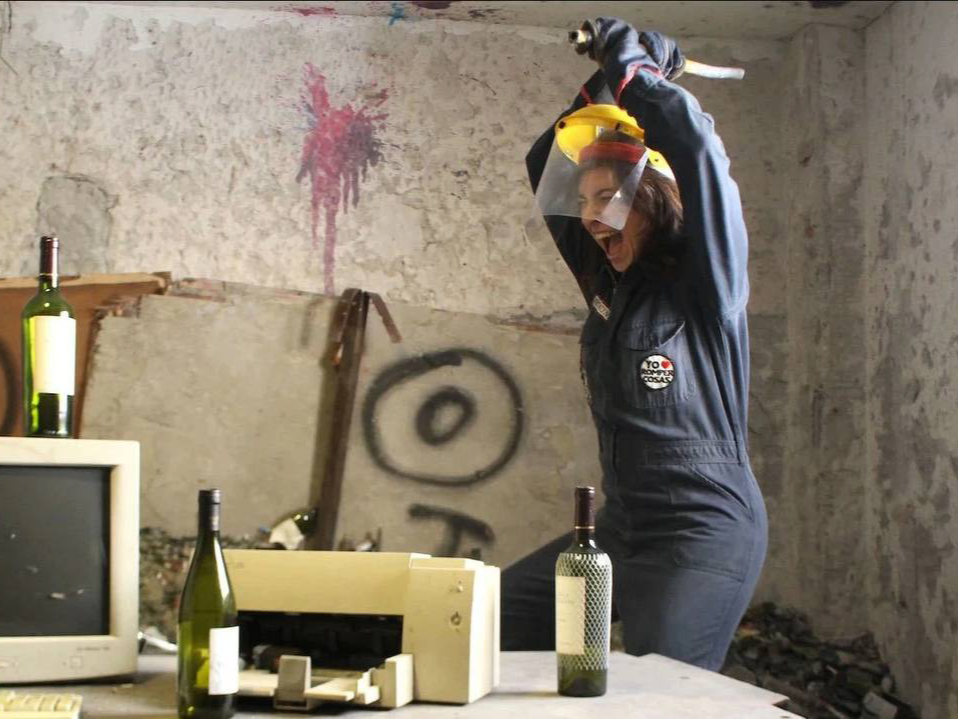 фото парня и девушки на романтическом свидании в публичном месте