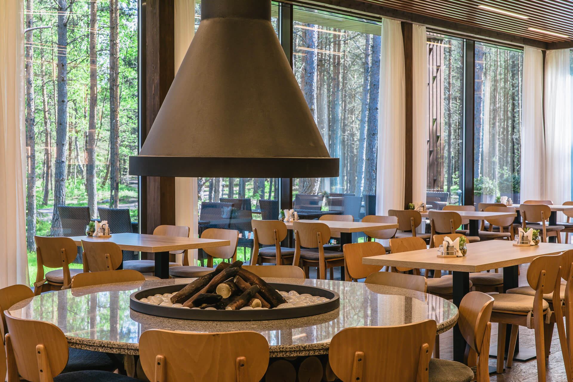 Красивые места в Ленобласти: куда съездить отдохнуть?