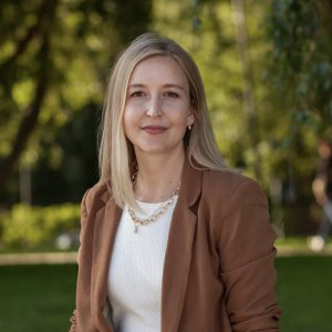 Александра, руководитель отдела персонала