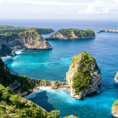 You will visit Raja Limaa on a land tour in Nusa Penida