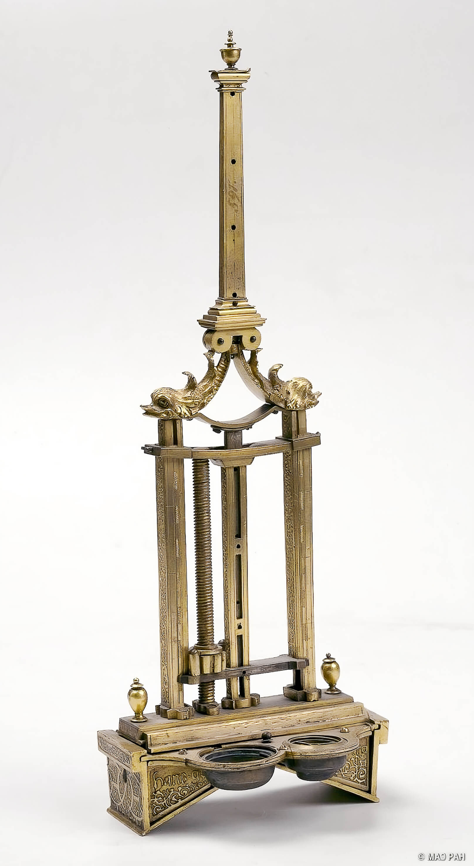 Планка прицельная. Ганс Грубер. Вторая половина XVI века. Коллекция МАЭ РАН (Кунсткамера).Общий вид.