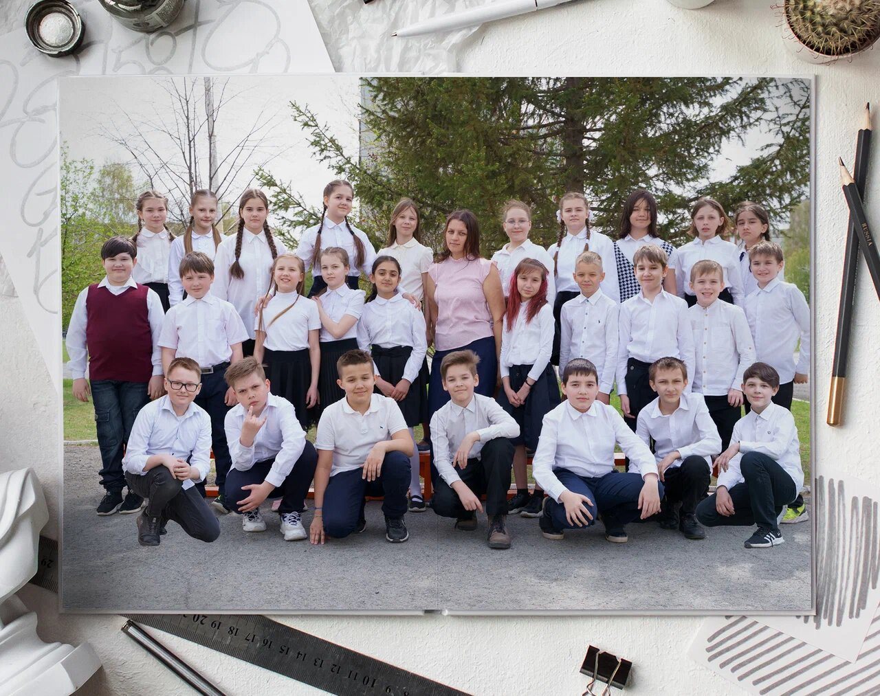 Дизайн 65 — выпускной альбом 4 класса, разворот 2