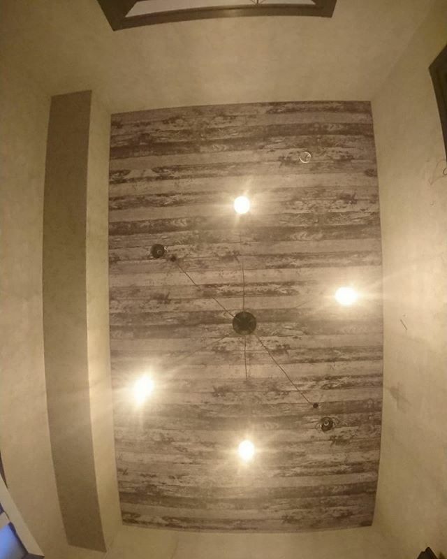 Двухуровневый матовый натяжной потолок с подсветкой