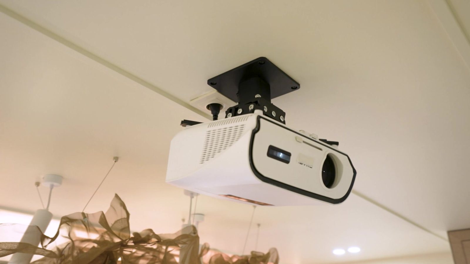 Квартирный вопрос · CAIVVEI LED-222 · Кадр из выпуска · 40:45