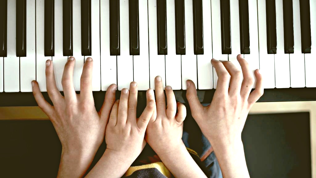 Обучение фортепьяно и вокалу по индивидуальной программе по скайпу