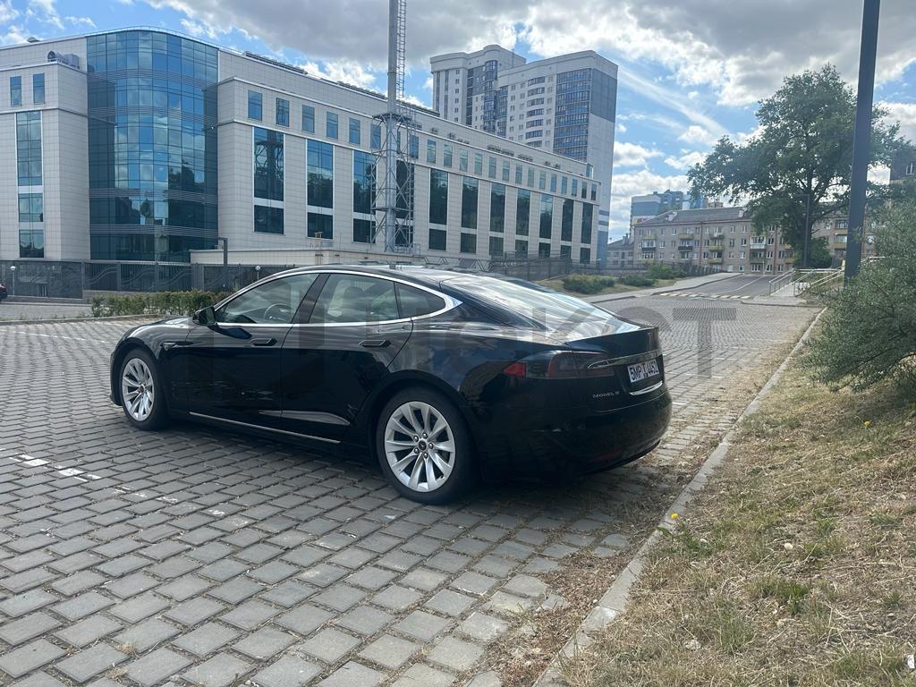 Tesla Model 5_1346