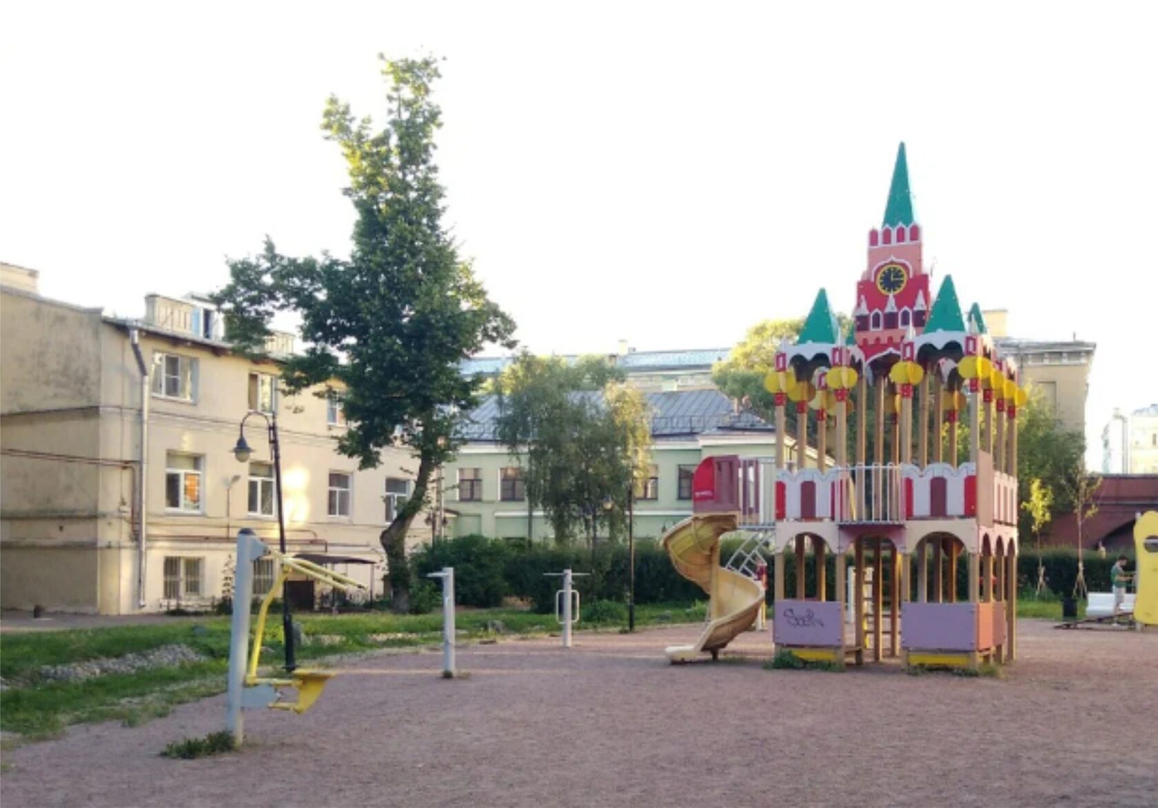 Большие площадки в санкт петербурге. Детская площадка Санкт-Петербург. Детские площадки СПБ. Детская площадка Питер. Большие детские площадки в СПБ.