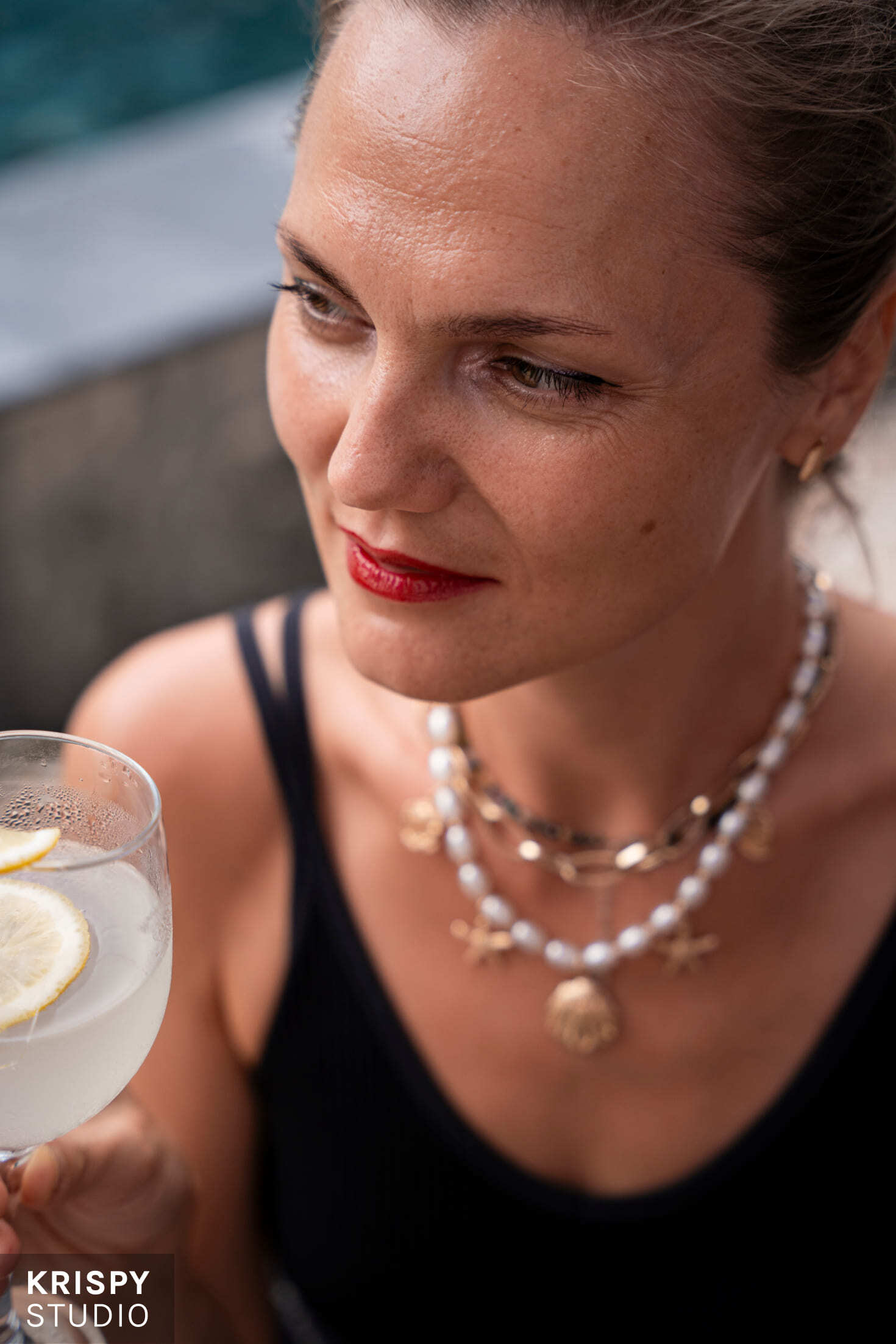 Женский променад на вилле, выездная фотосессия