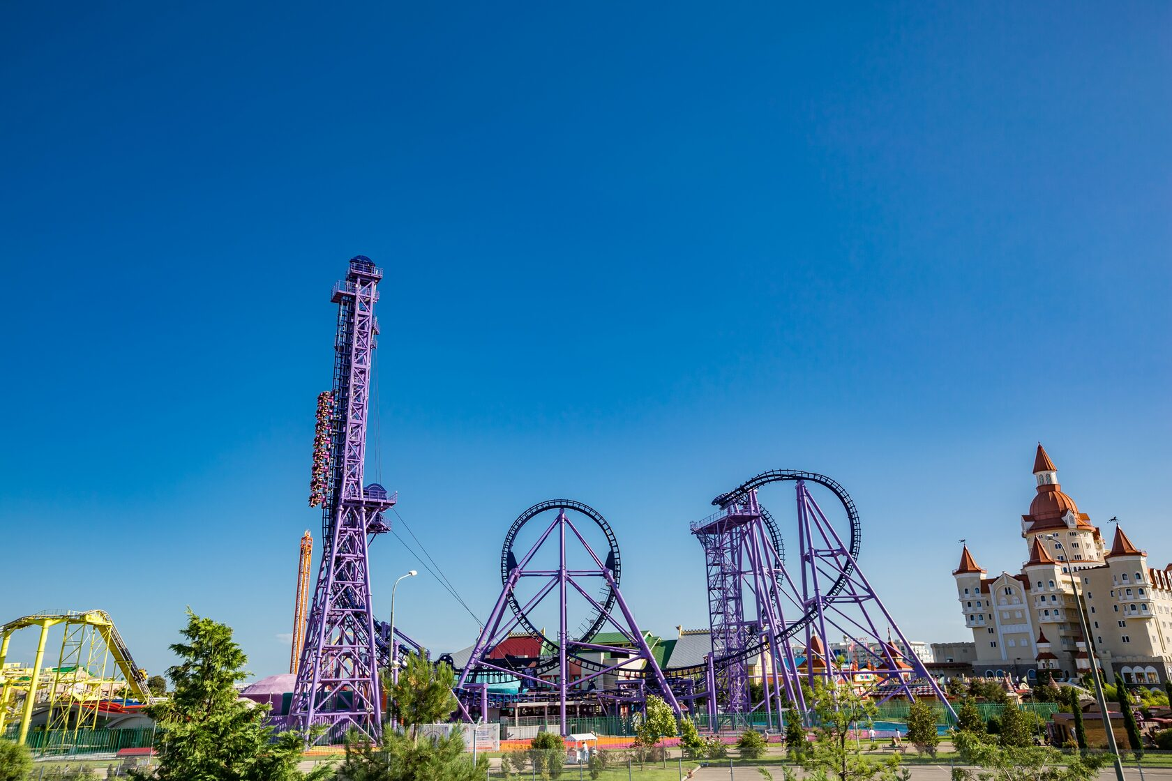Сочи парк в анапе. Адлер сочи парк аттракционов. Парк аттракционов адлер олимпийский парк. Дисней парк в сочи. Сочи-парк аттракционы 2022.