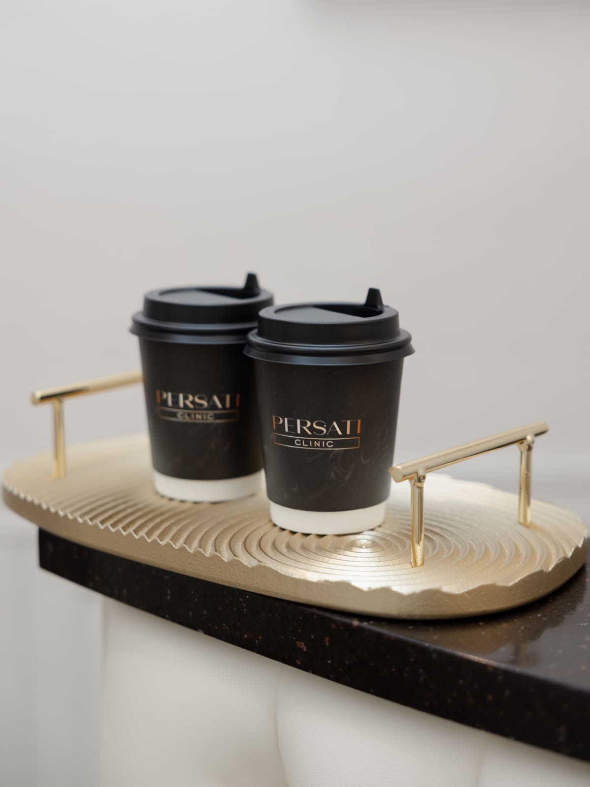 Брендинг для клиники Persati Clinic: логотип, фирменный стиль, оформление соцсетей