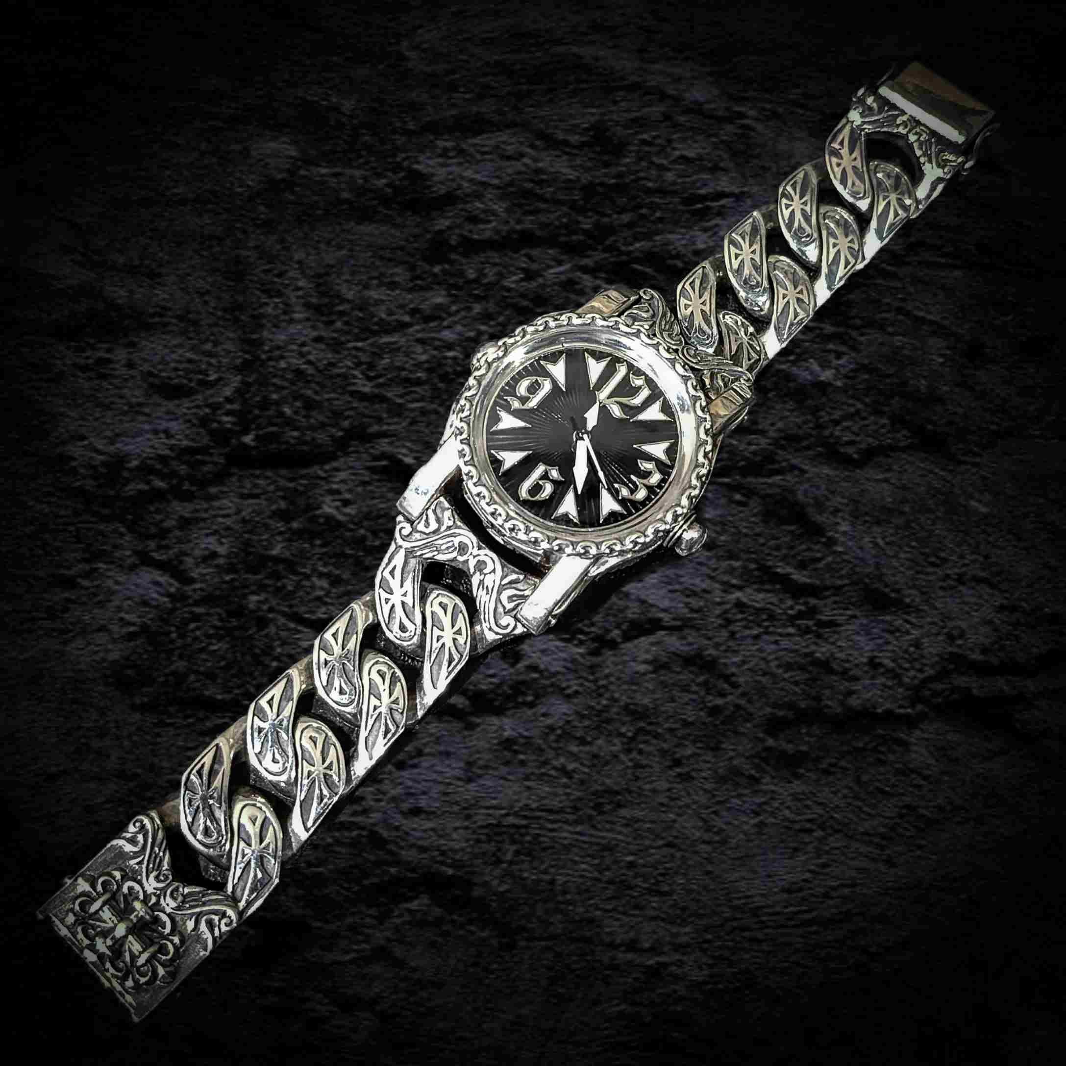 серебряные часы, эксклюзивные часы, дорогие часы из серебра.