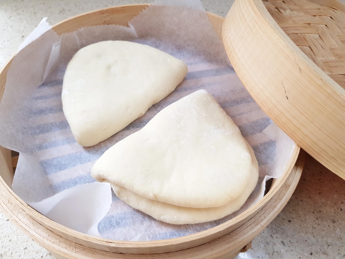 Гуа бао – азиатские булочки на пару с мясом. Подробный рецепт.
