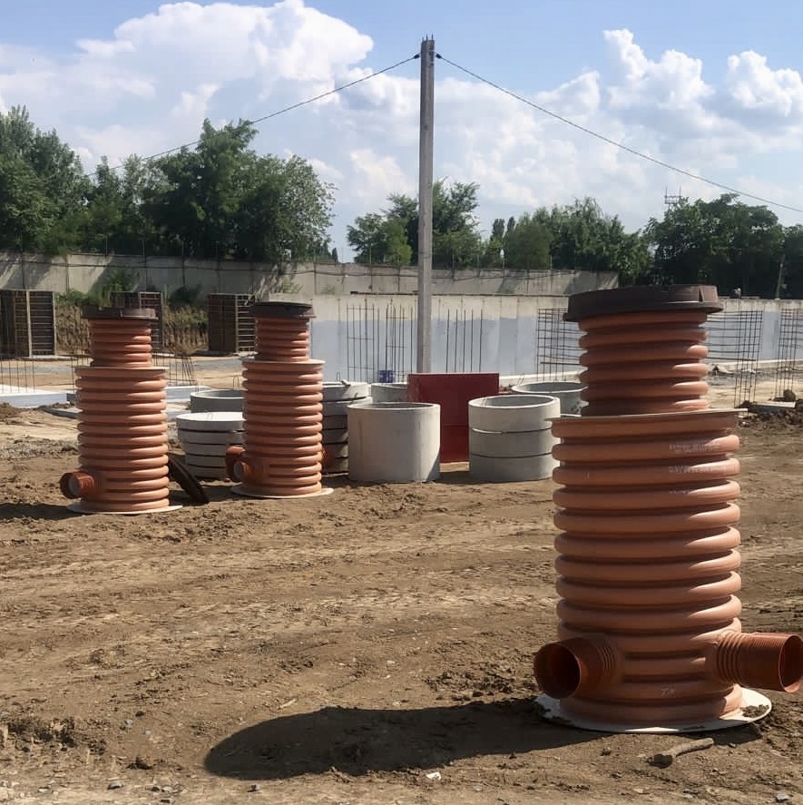 Отгрузка дренажных труб и колодцев клиенту