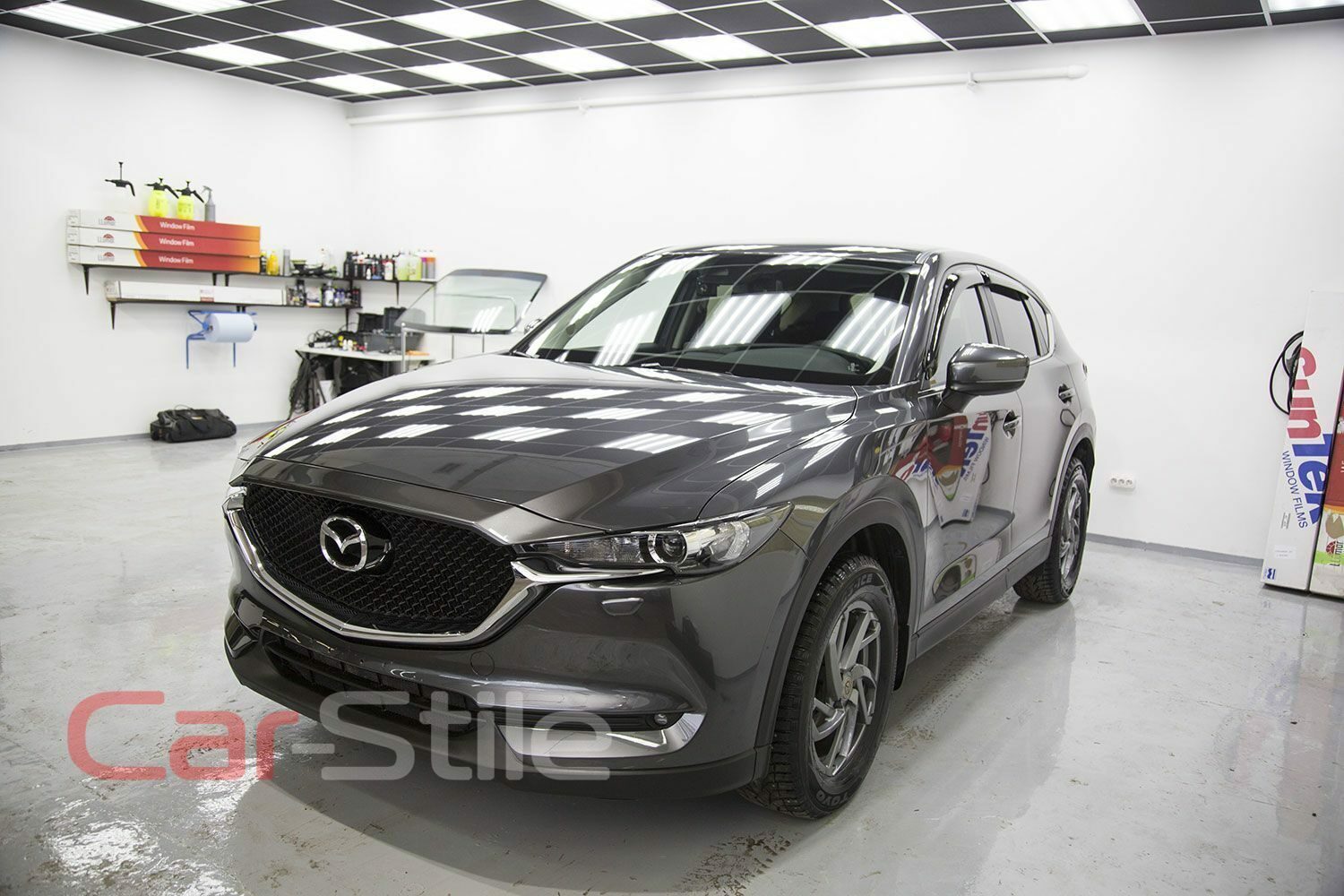 Оклейка кузова антигравийной пленкой SunTek на Mazda CX-5