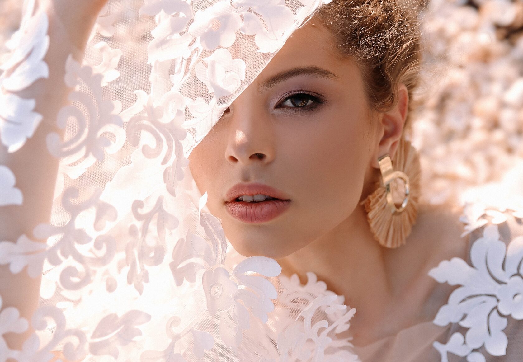 Свадебные и вечерние платья BRIDE