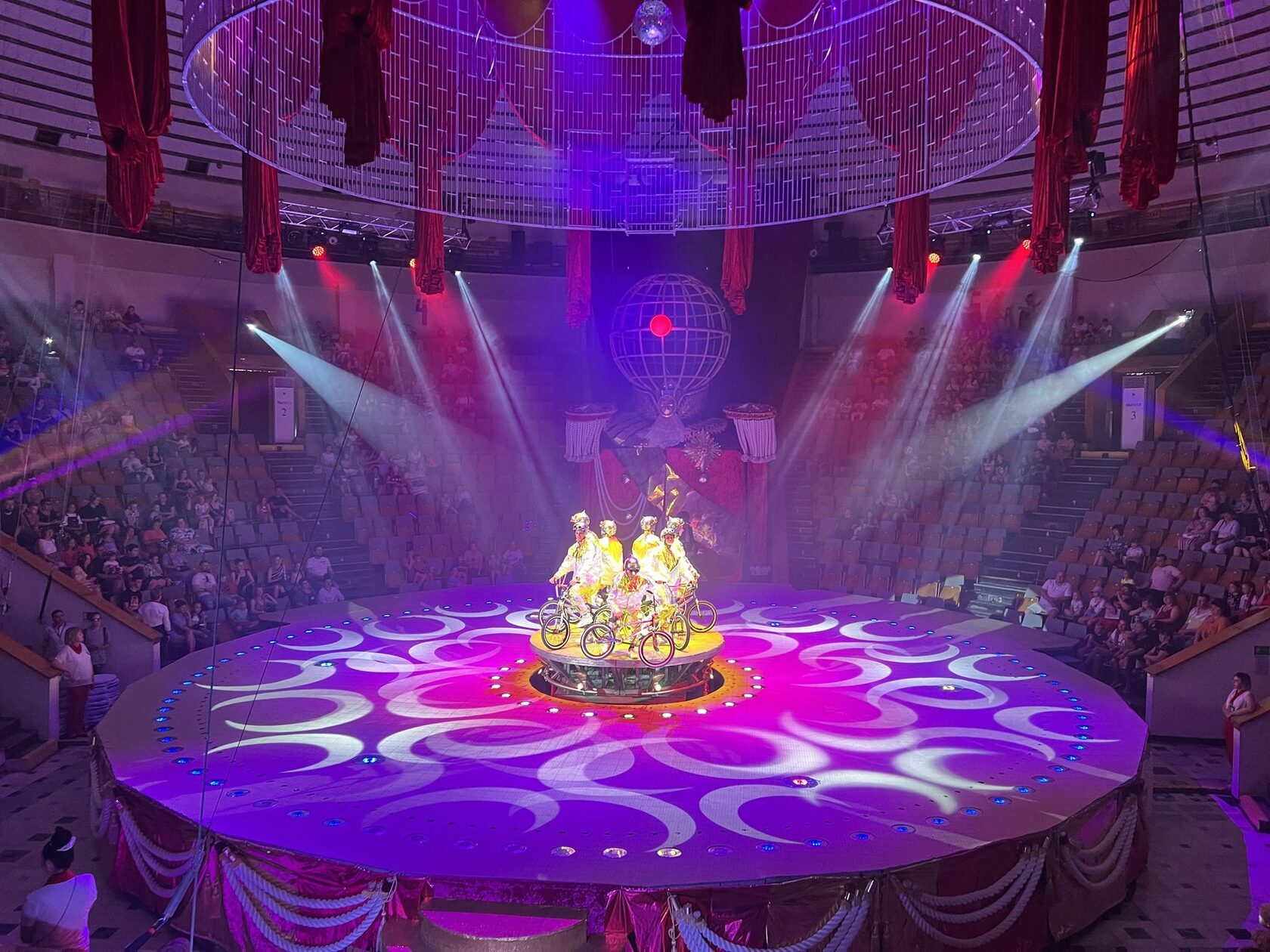 Шоу фонтанов цирк Краснодар