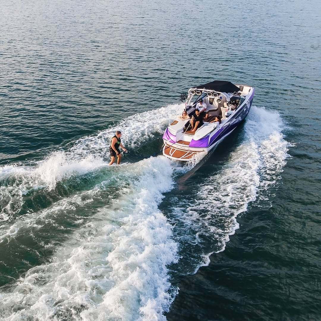 Nautique G23 на воде