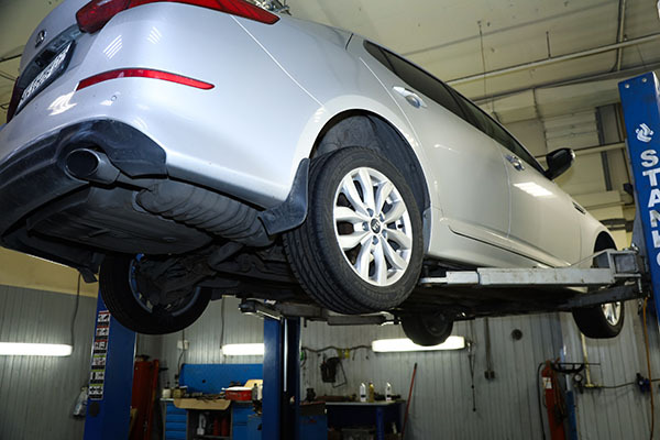 Kia Rio на ремонте подвески