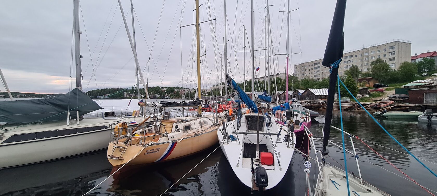 Стоянка яхт в Умбе