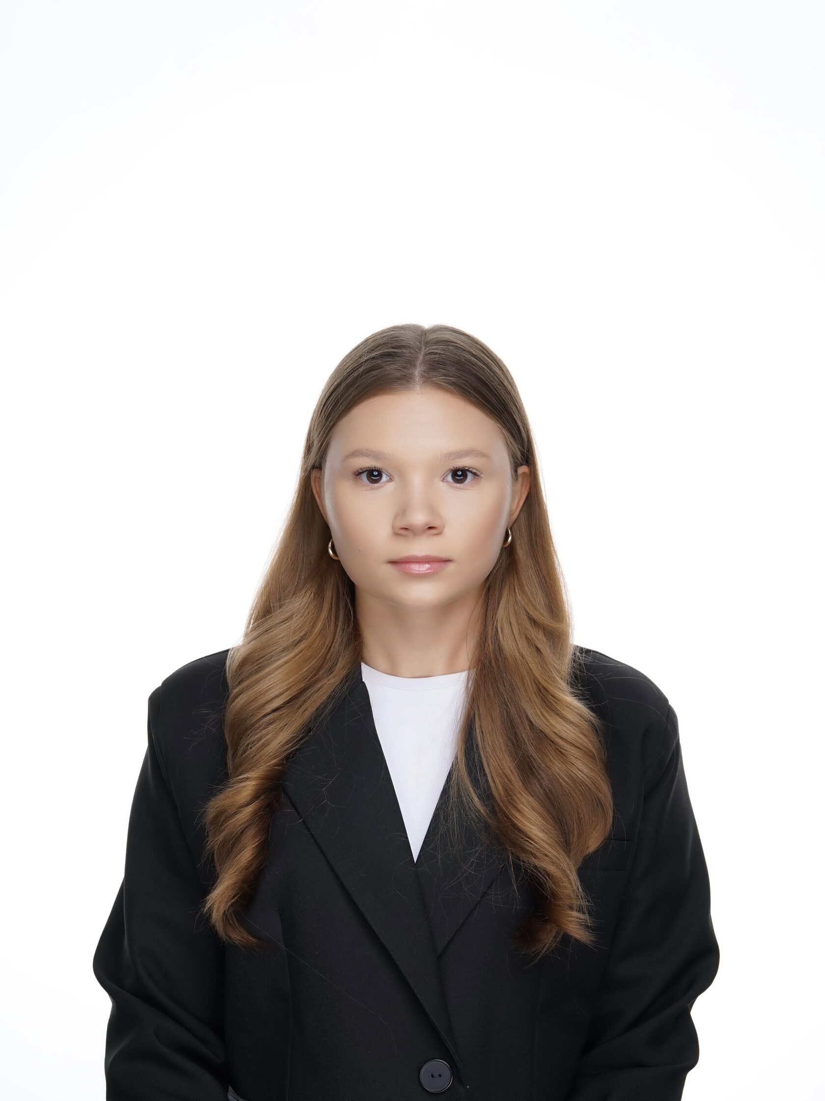 Nastya — Lead Designer at VITON13