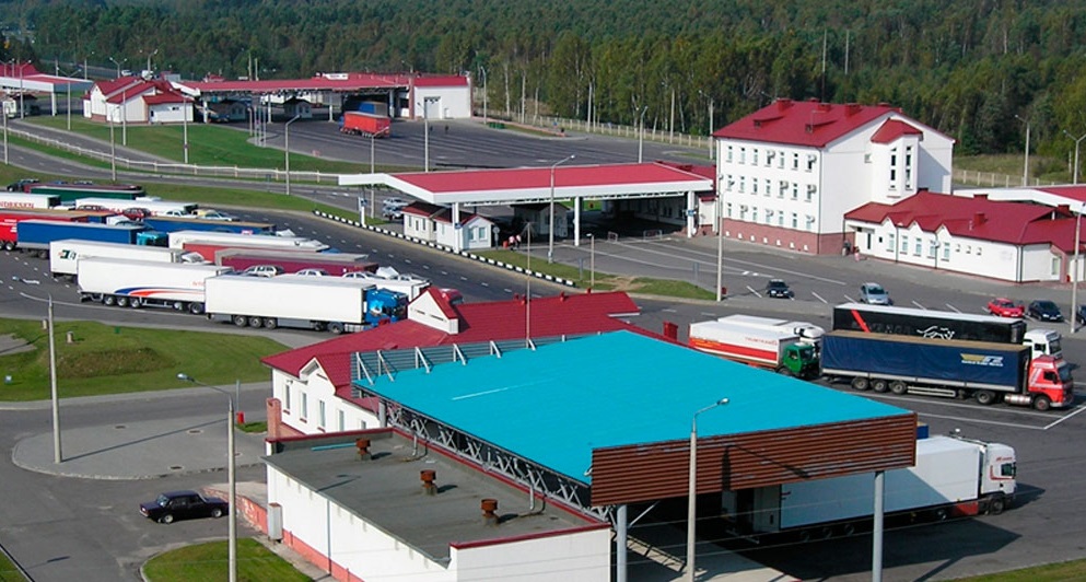 Белорусские власти рассчитывают, что новшество ускорит процедуру перемещения грузов через границу (фото: Государственный пограничный комитет Республики Беларусь)