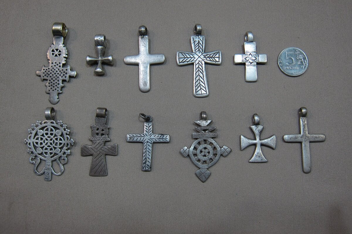 Коронованные кресты. Крест нательный. Формы крестов. Форма нательного Креста. Формы православных нательных крестов.