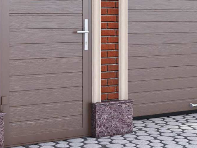 Боковая дверь 