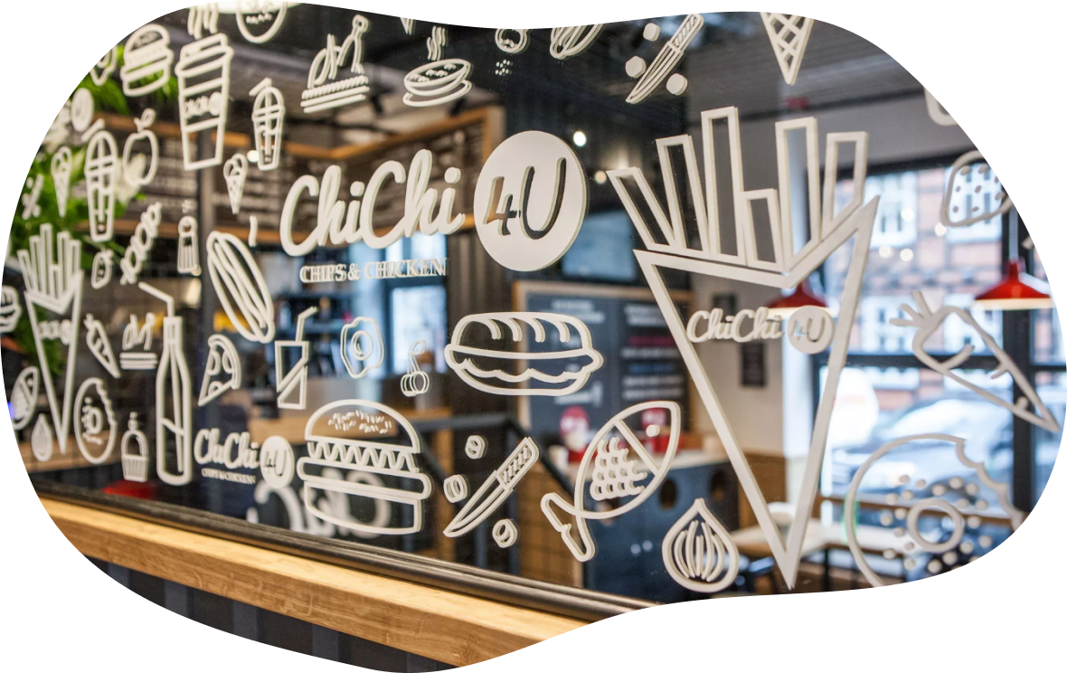 Печать наклеек на витрины