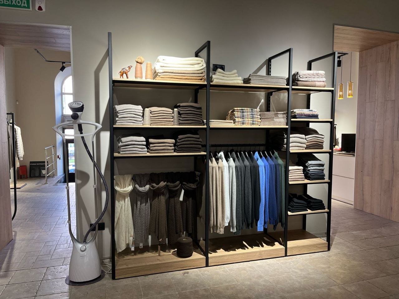 Модульное торговое оборудование LS‑STYLE стеллажи для одежды