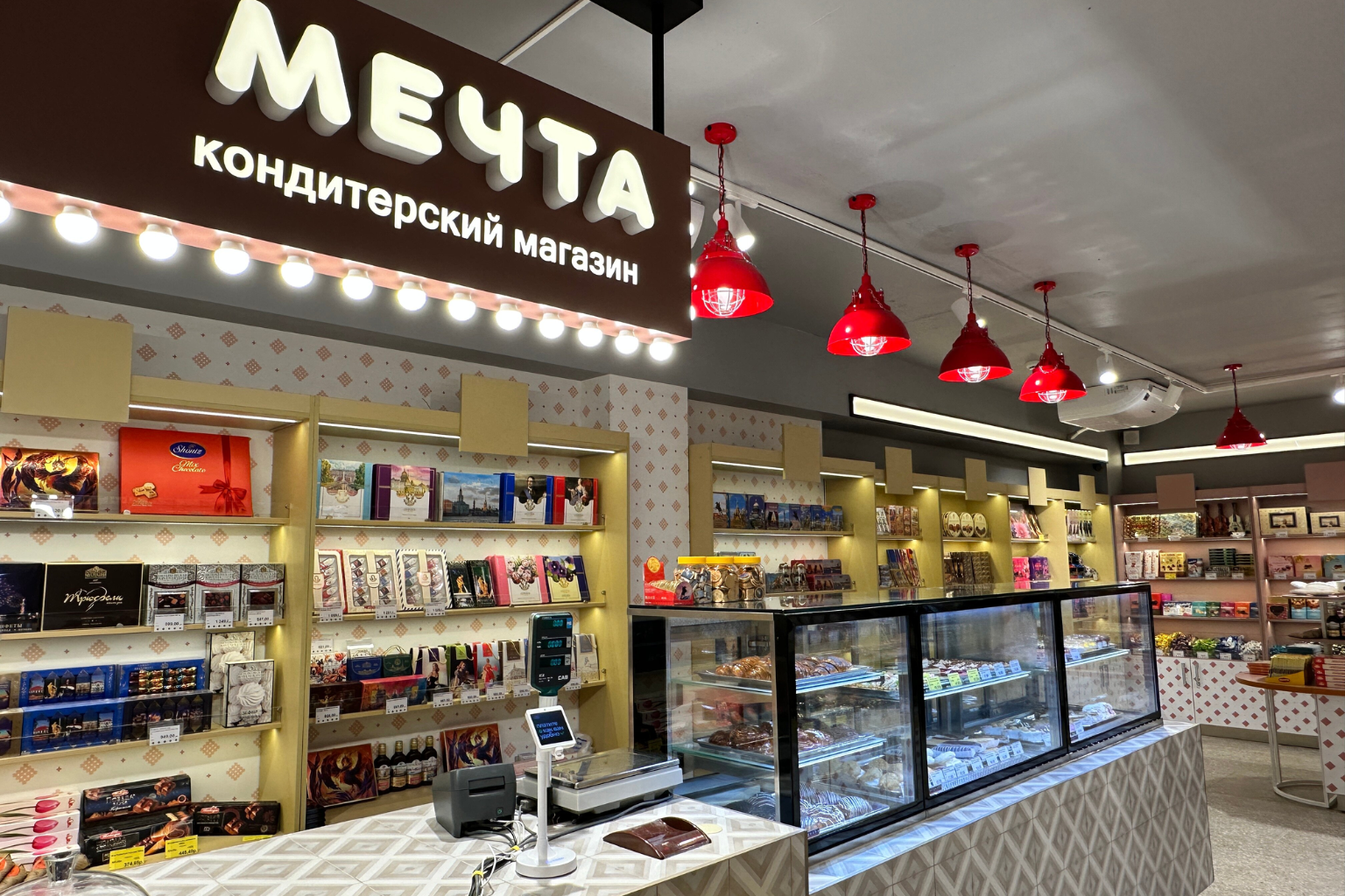 Мебель для кондитерских магазинов в Санкт-Петербурге | Витрина78