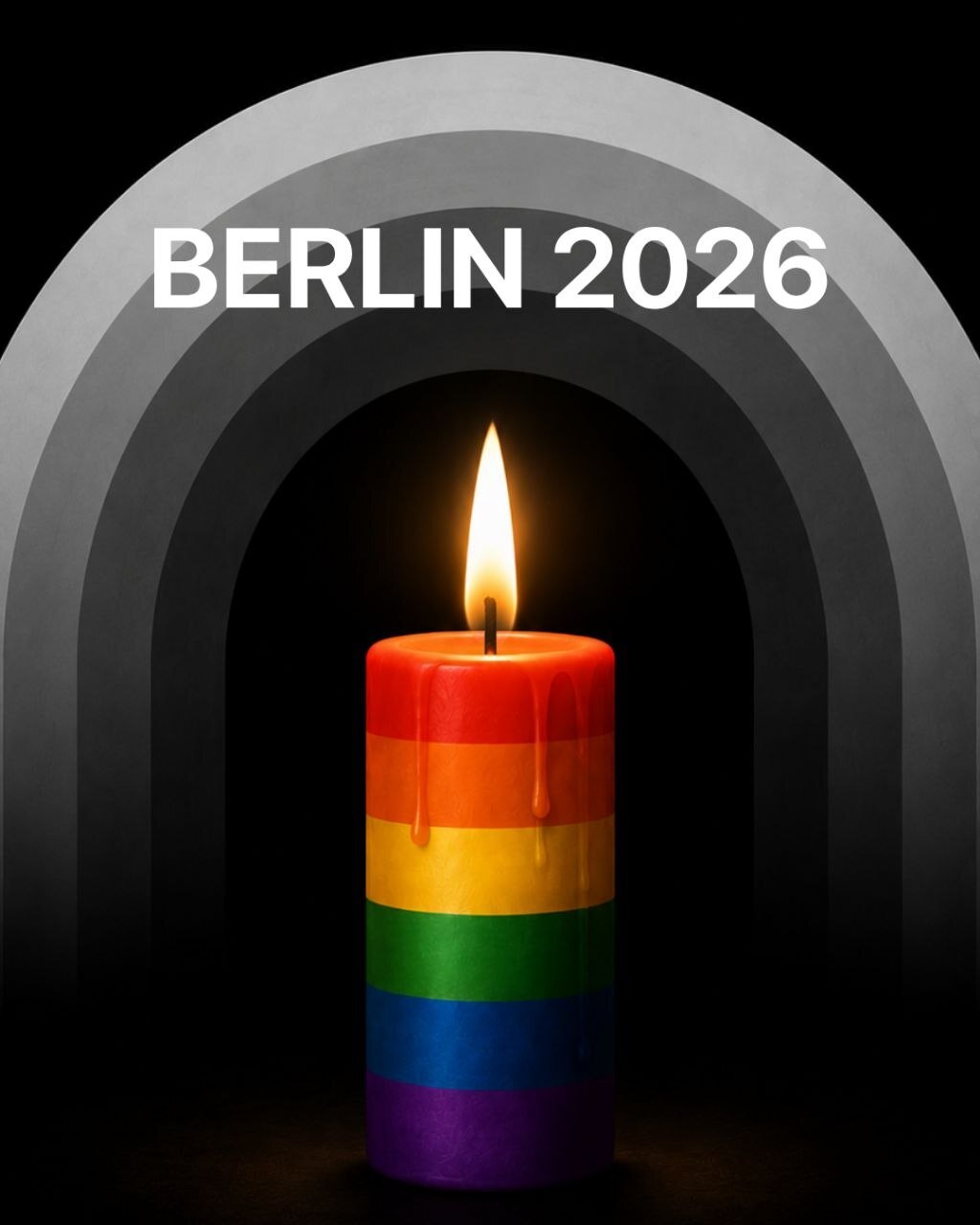 Kerzen und eine Regenbogenflagge als Zeichen der Trauer und Solidarität nach den tragischen Ereignissen beim CSD in Berlin.