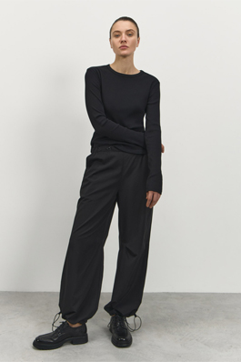 Толстовка на молнии женская с вышивкой