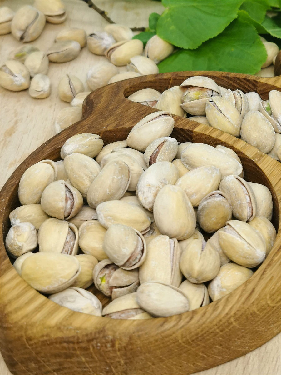 фисташки без соли. фисташки. сырые фисташки. фисташки без соли. фисташки без соли.