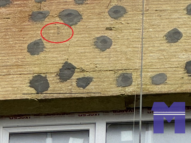 Дефект утеплителя из каменной ваты на фасаде дома