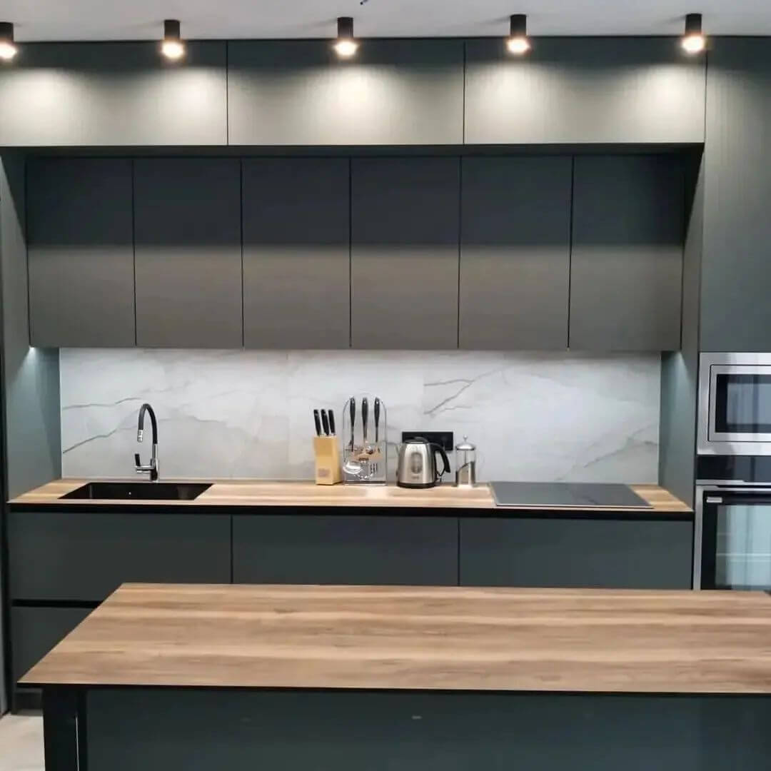 Кухня на заказ с островом