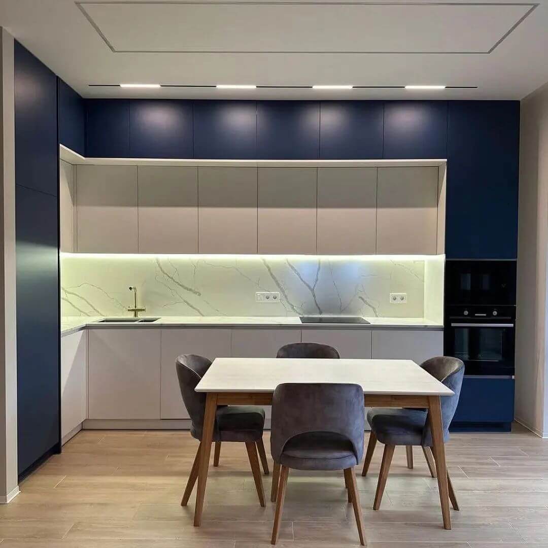 Кухня на заказ в Москве синяя