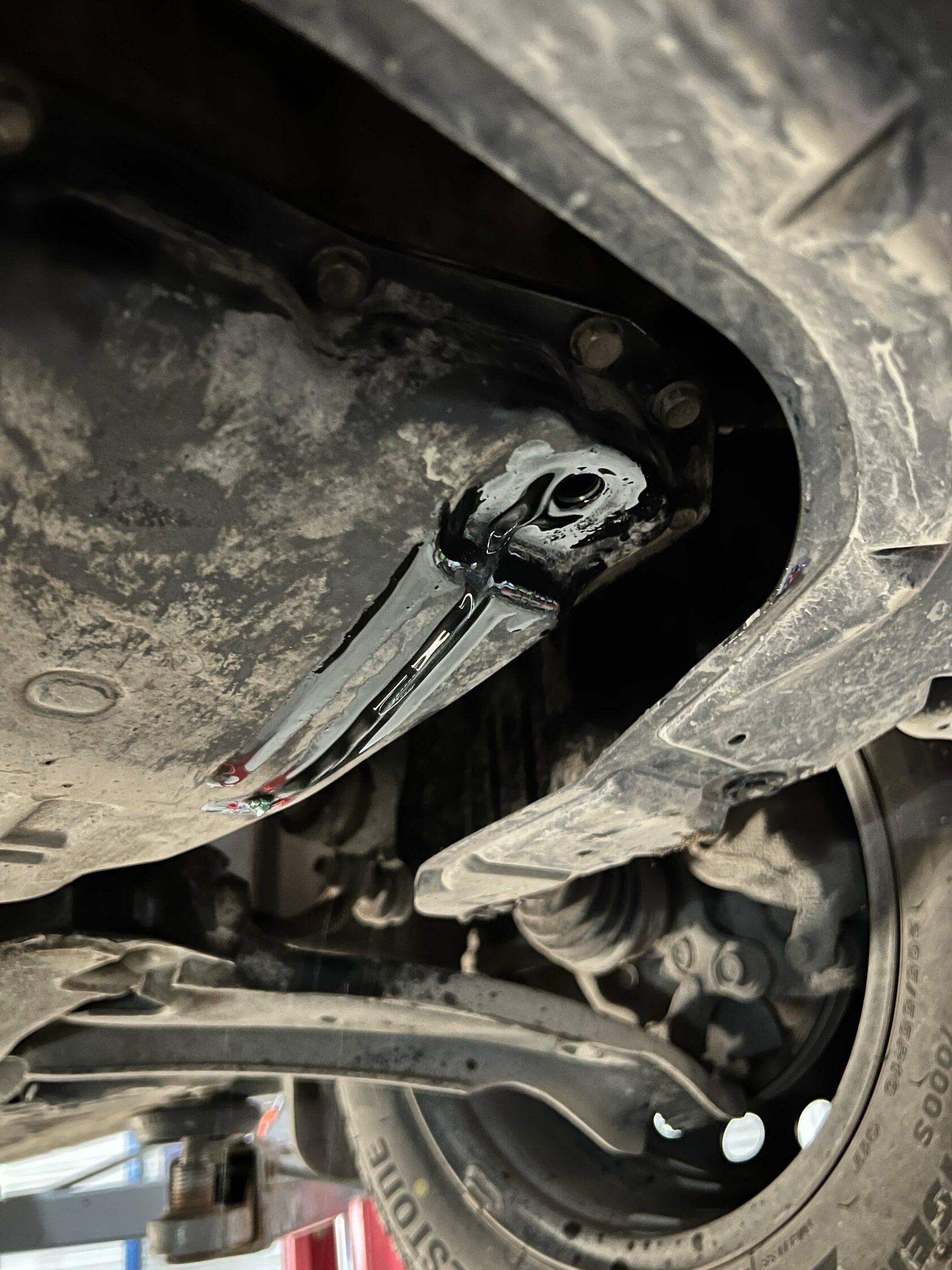 Корректировка уровня масла на заведенном авто