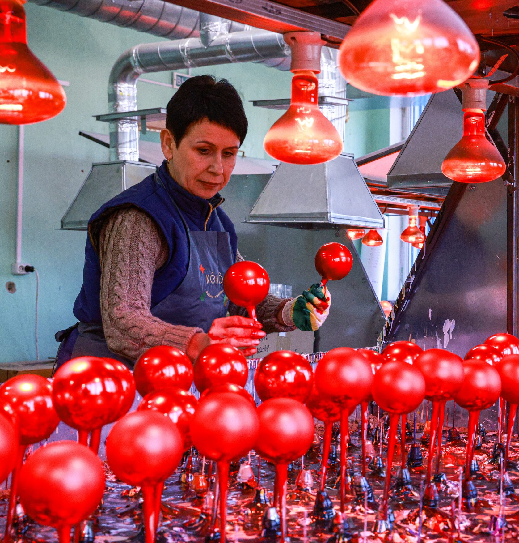 Наше производство ёлочных игрушек из стекла – Фабрика новогоднего ...