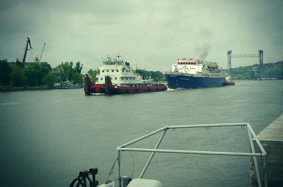 Буксировка пассажирского лайнера «МАРИЯ ЕРМОЛОВА» 