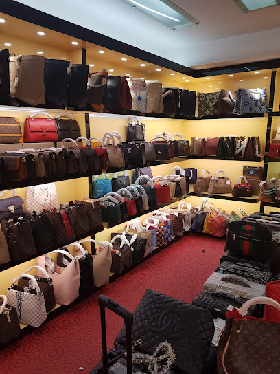 Оптовый выбор женских сумок в Гуанчжоу