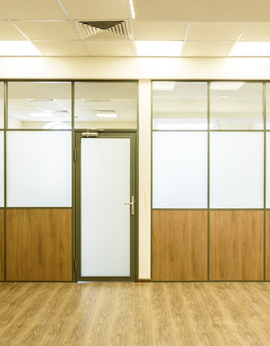 Комбинированные стеклянные перегородки фото